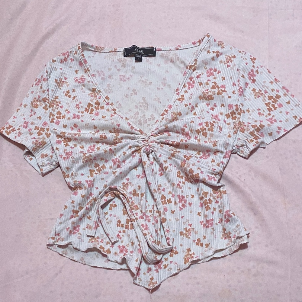 Vince Camuto White Ribbed Floral Tie-Front Crop Top